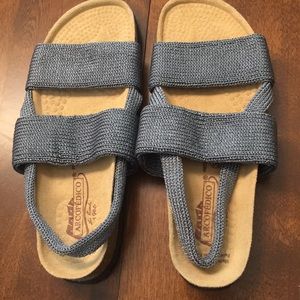 Gray Arcopedico sandals. Size 39.